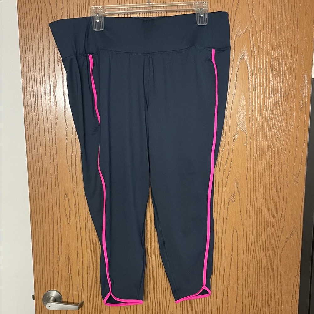 Livi Active Navy Leggings with Pink Accents